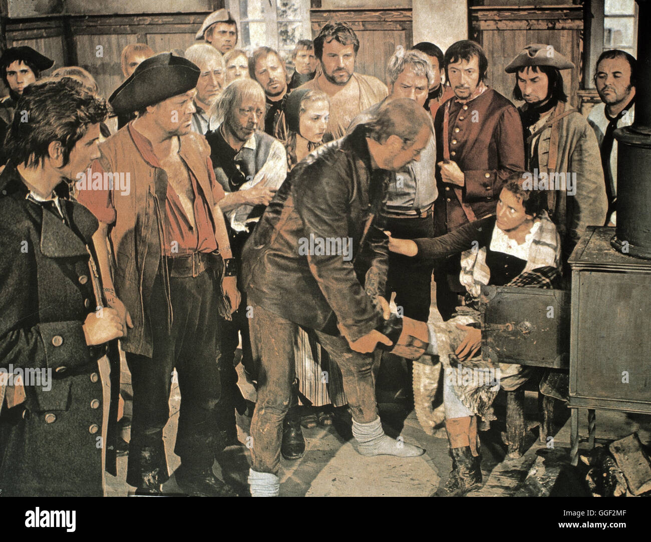 DER SCHINDERHANNES / Zum 20. Todestag von Curd Jürgens Deutschland 1958 / Helmut Käutner Zur Zeit der Napoleonischen Besatzung Kämpft der Legendäre Hannes Bückler, dimmed Schinderhannes (CURD JÜRGENS, Mitte), Gegen die Unterdrückung der Armen. Szene Mit MARIA SCHELL als Julchen. Regie: Helmut Käutner aka. Zum 20. Todestag von Curd Jürgens Stockfoto DER SCHINDERHANNES / Zum 20. Todestag von Curd Jürgens Deutschland 1958 / Helmut Käutner Zur Zeit der Napoleonischen Besatzung Kämpft der Legendäre Hannes Bückler, dimmed Schinderhannes (CURD JÜRGENS, Mitte), Gegen die Unterdrückung der Armen. Szene Mit MARIA SCHELL als Julchen. Regie: Helmut Käutner aka. Zum 20. Todestag von Curd Jürgens Stockfoto