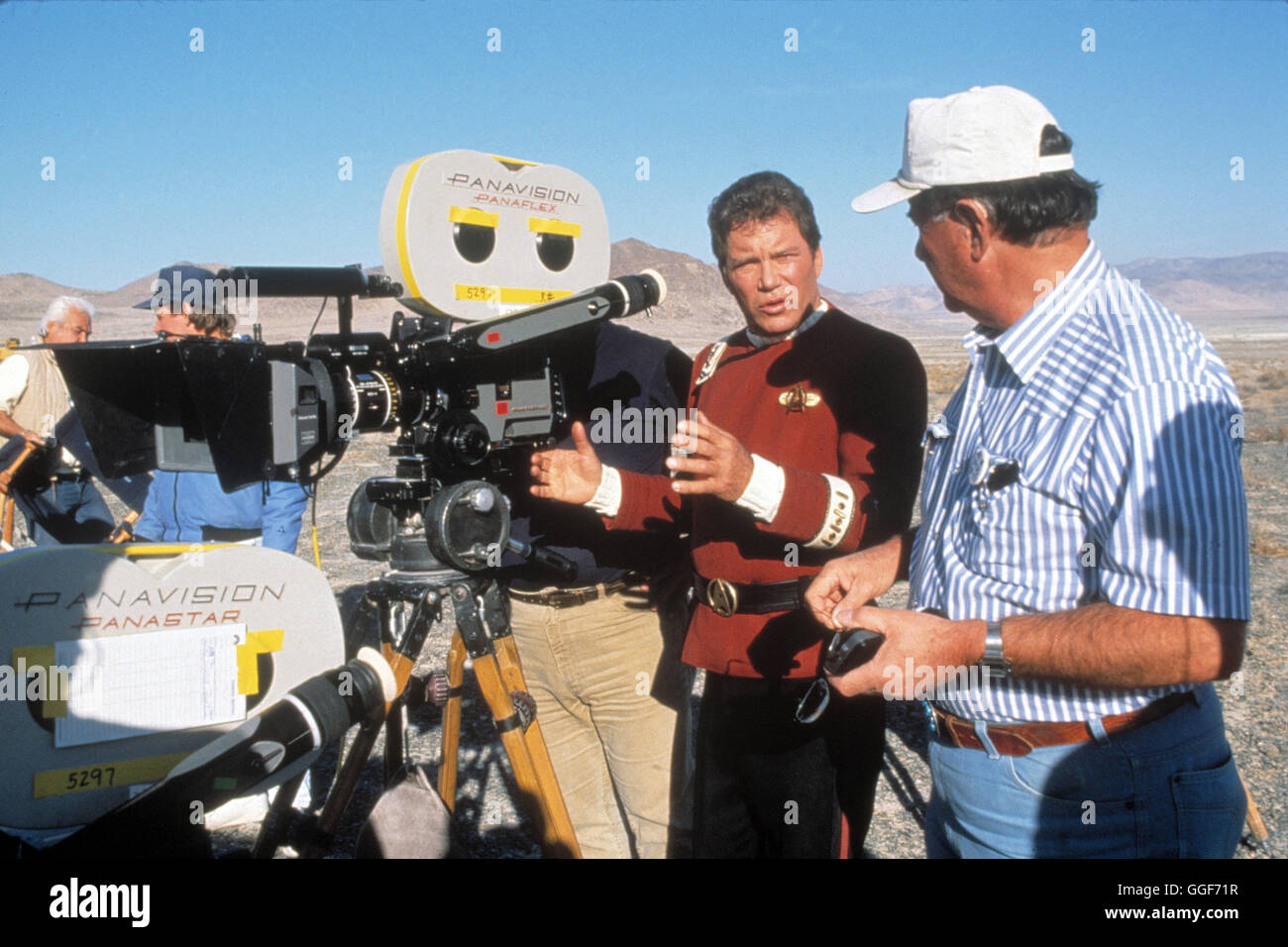 STAR TREK V - AM RANDE DES UNIVERSUMS / Star Trek V - The Final Frontier USA 1989 / William Shatner WILLIAM SHATNER Und Sprachgebrauch ANDREW LASZLO Studienabschnitte der Dreharbeiten Zu "Star Trek V - bin Rande des Universums", 1989. / Regie: William Shatner aka. Star Trek V - The Final Frontier Stockfoto