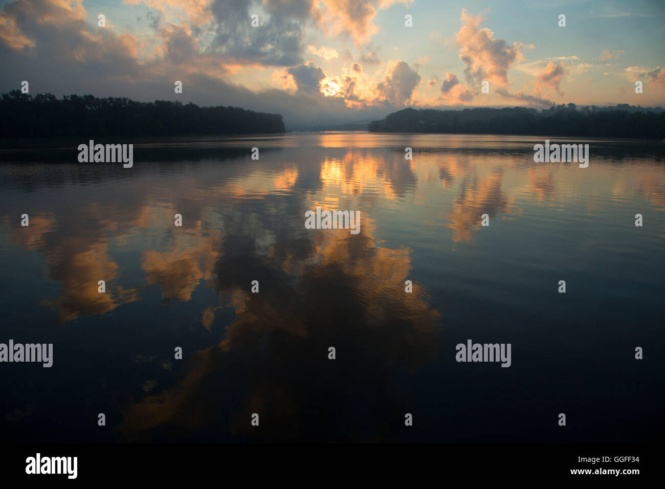 Connecticut River Sonnenaufgang, Middletown Lions Park, Middletown, Connecticut Stockfoto