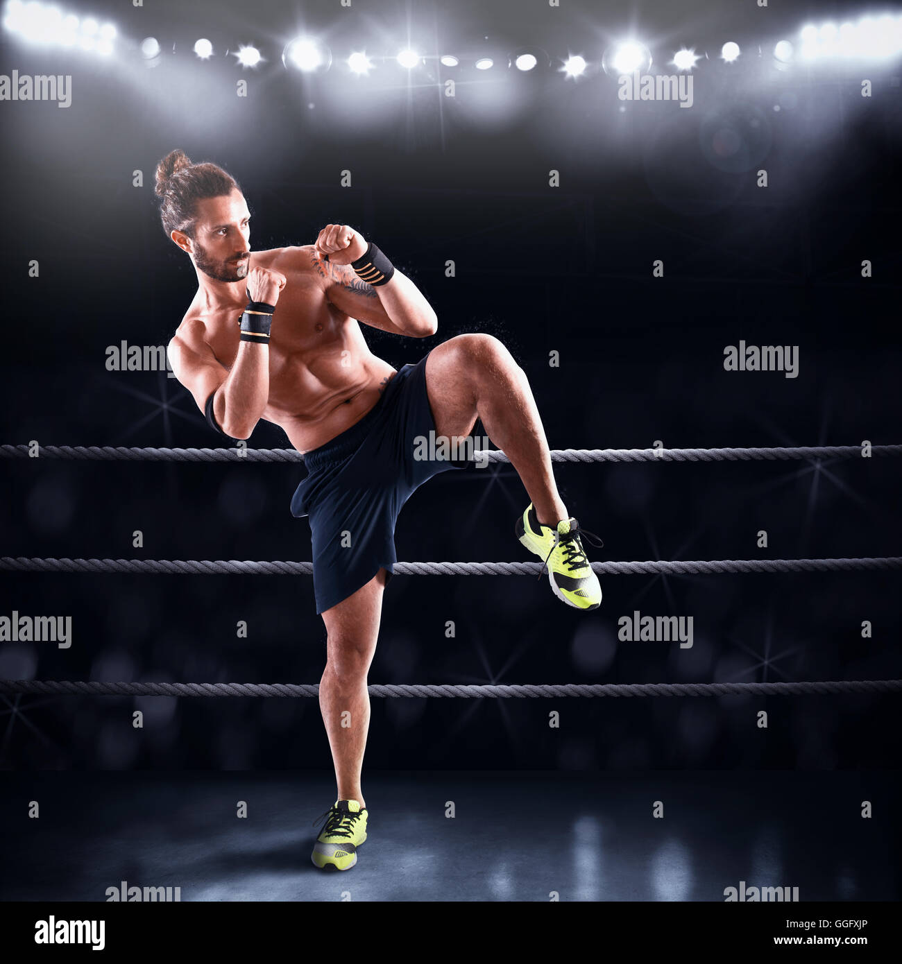 Mann am Ring bereit zu kämpfen Stockfoto