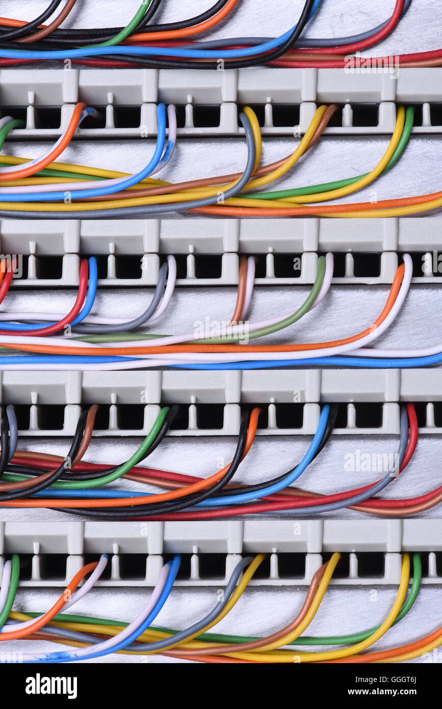 Telekommunikation-Hauptverteiler mit Kabeln, Nahaufnahme Stockfoto