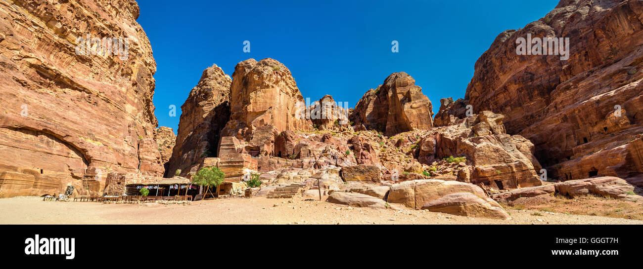 Blick auf alte Ruinen von Petra Stockfoto