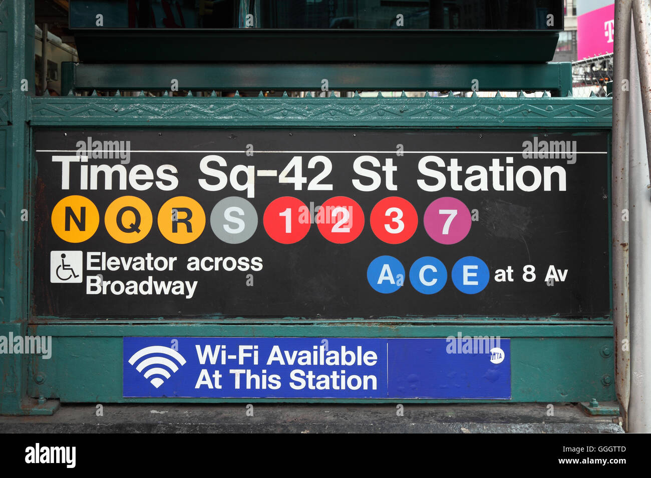 Geographie/Reisen, USA, New York, New York, Times Square, 42nd Street U-Bahn Eingang, Additional-Rights - Clearance-Info - Not-Available Stockfoto