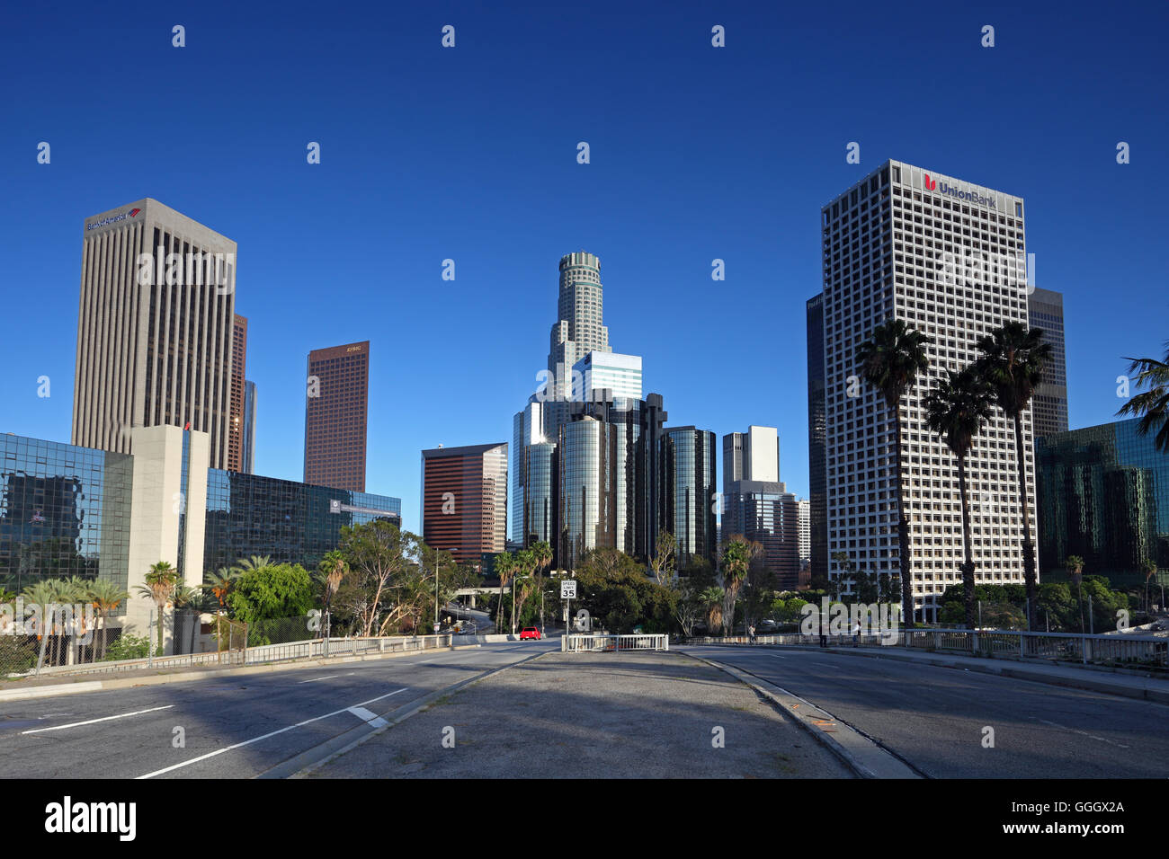 Geographie/Reisen, USA, Kalifornien, Los Angeles, skyline Los Angeles Harbor Freeway (I-110), Additional-Rights - Clearance-Info - Not-Available Stockfoto