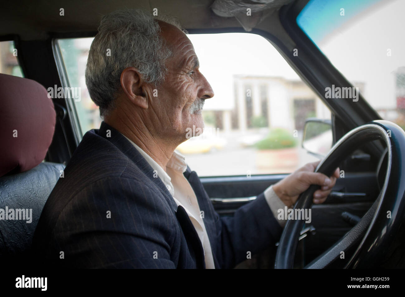 Taxifahrer in Urmia, Iran. Jordi Boixareu © Stockfoto