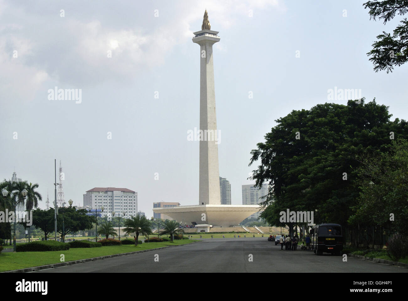 Nationales Denkmal, Jakarta, Indonesien. Das National Monument ist ein 132 m (433 ft.)-Turm in der Mitte der Merdeka Square, Central Stockfoto