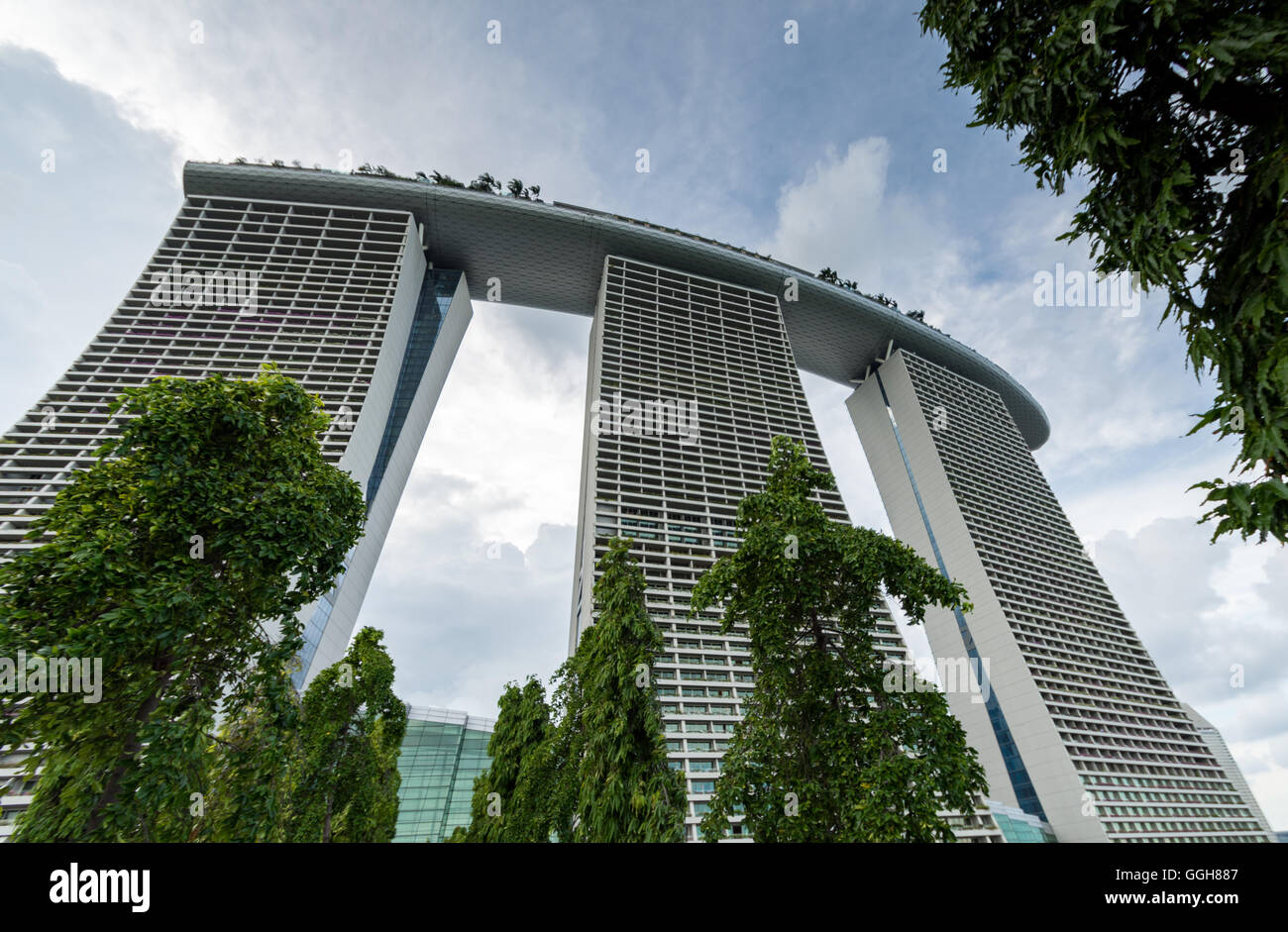 Singapur-Januar 15, 2016: Marina Bay Sands Hotel mit Infinity-pool Stockfoto