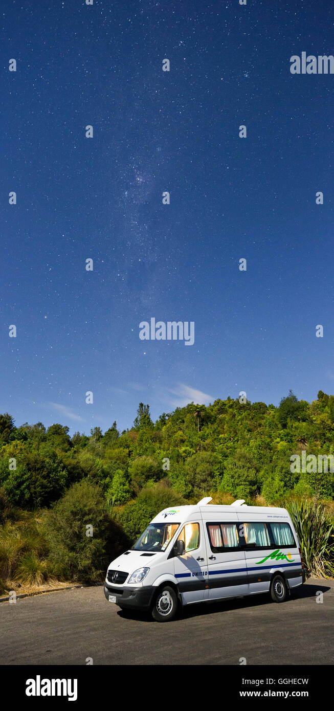 Wohnmobil bei Okere fällt, Rotorua, Bay of Plenty, Nordinsel, Neuseeland Stockfoto