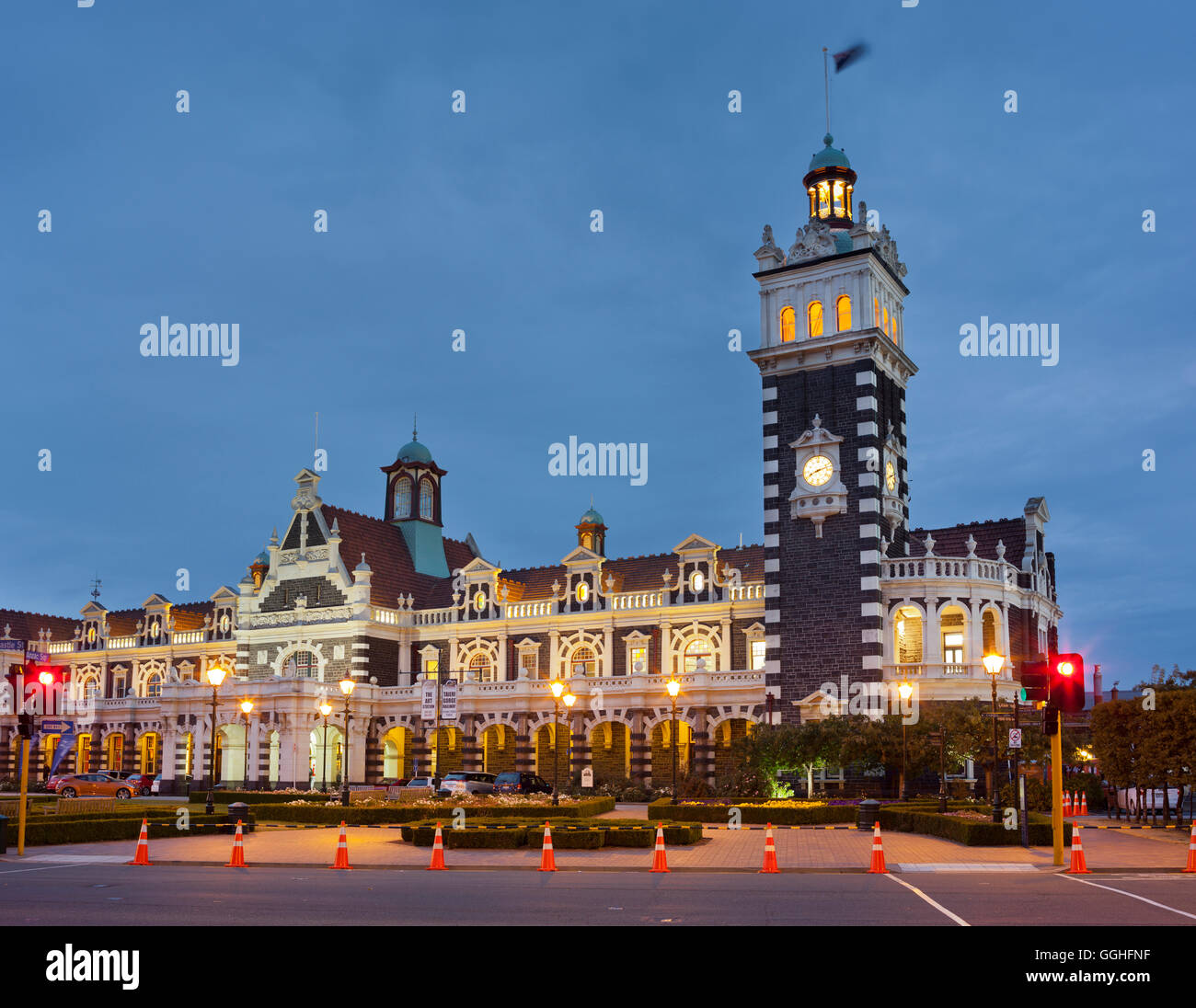 Bahnhof im Abendlicht, Dunedin, Otago, Südinsel, Neuseeland Stockfoto
