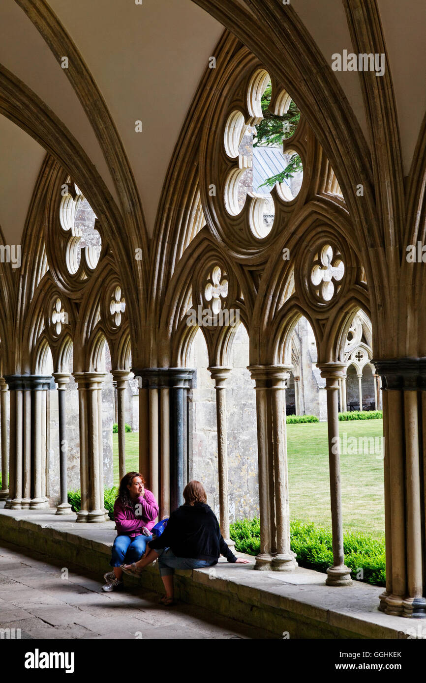 Klöster, die Kathedrale von Salisbury, Salisbury, Wiltshire, England, Großbritannien Stockfoto