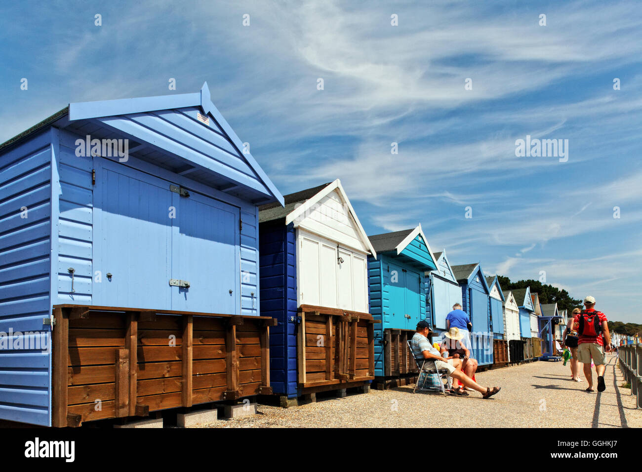 Strandhütten, Milford auf Meer, Dorset, England, Großbritannien Stockfoto