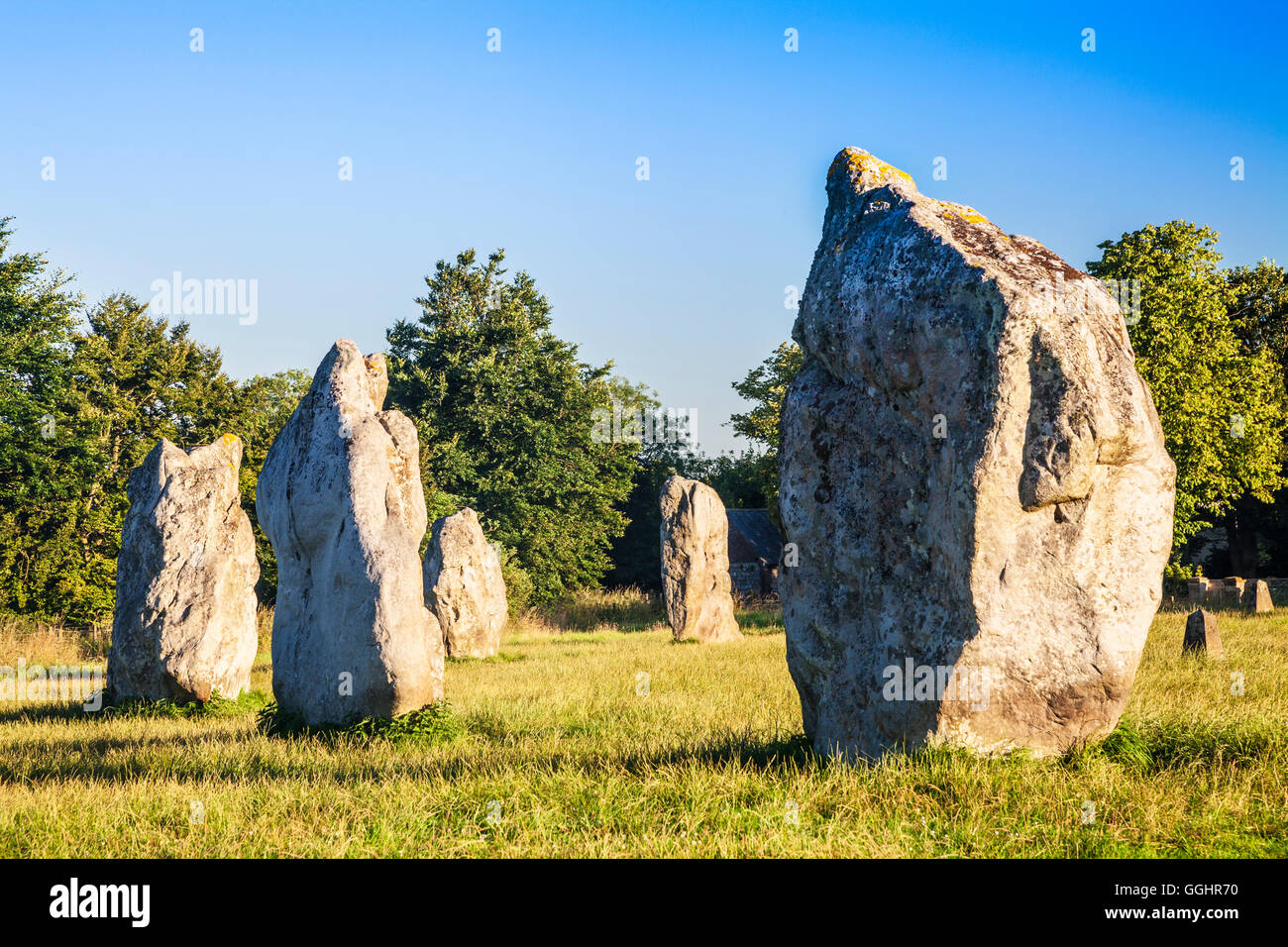 Sarsen Steinen bei Sonnenaufgang in Avebury, Wiltshire. Stockfoto