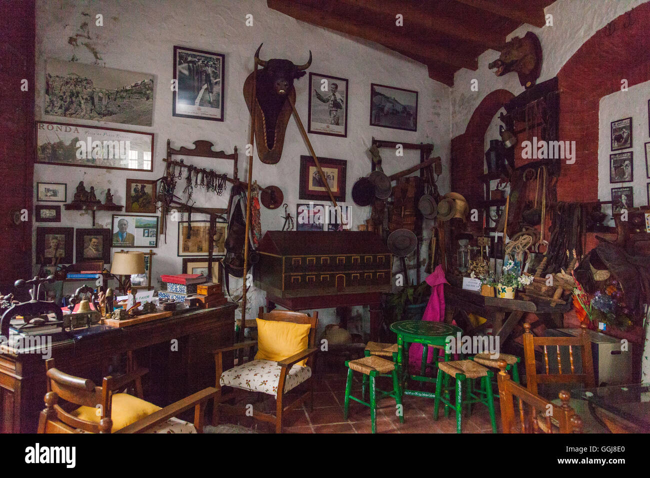 In einer spanischen Bauernhaus mit allerlei Schnickschnack Stockfoto