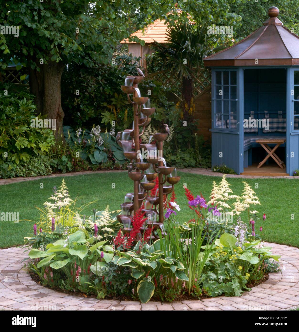 Features - Brunnen/Wasser (bitte Kredit: Fotos Hort/Scenic Design Landschaftsgestaltung) FOU096901 Ph Stockfoto