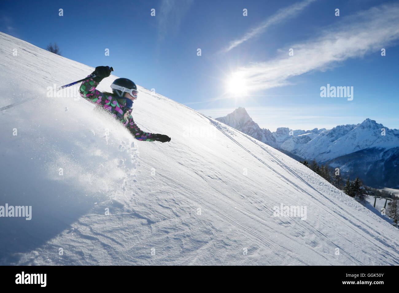 Mädchen-Ski Alpin vom Mount Helm (Helm), Sexten, Südtirol, Italien Stockfoto