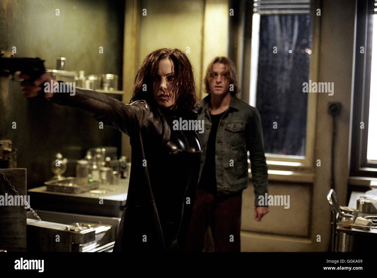 Unterwelt Underworld Usa G Uk 2003 Len Wiseman Selene Kate Beckingsale Und Michael Corvin Scott Speedman Regie Len Wiseman Aka Unterwelt Stockfotografie Alamy