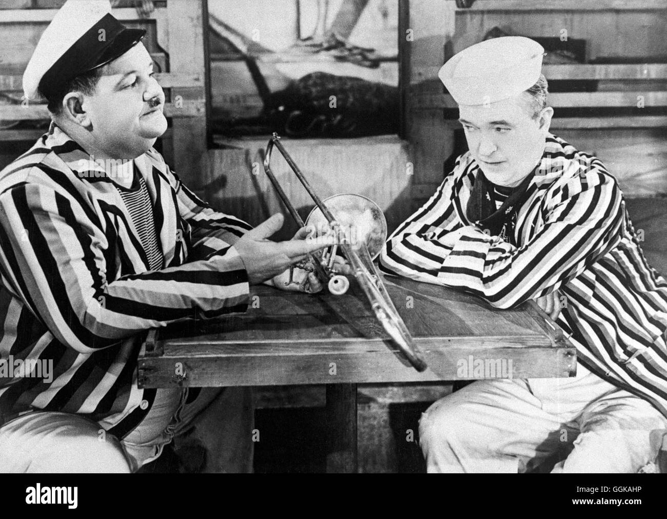 ABENTEUER AUF HOHER sehen / Saps auf See USA 1940 / Gordon Douglas Szene Mit OLIVER HARDY Und STAN LAUREL. Regie: Gordon Douglas aka. SAPS auf hoher See Stockfoto