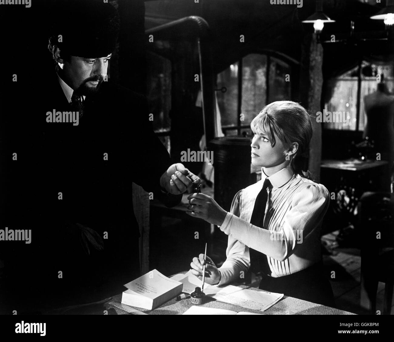 DOKTOR SCHIWAGO / Doctor Zhivago USA 1965 / David Lean ROD STEIGER (Victor Kamarovsky) Und JULIE CHRISTIE (Lara)-Regie: David Lean aka. Doktor Schiwago Stockfoto