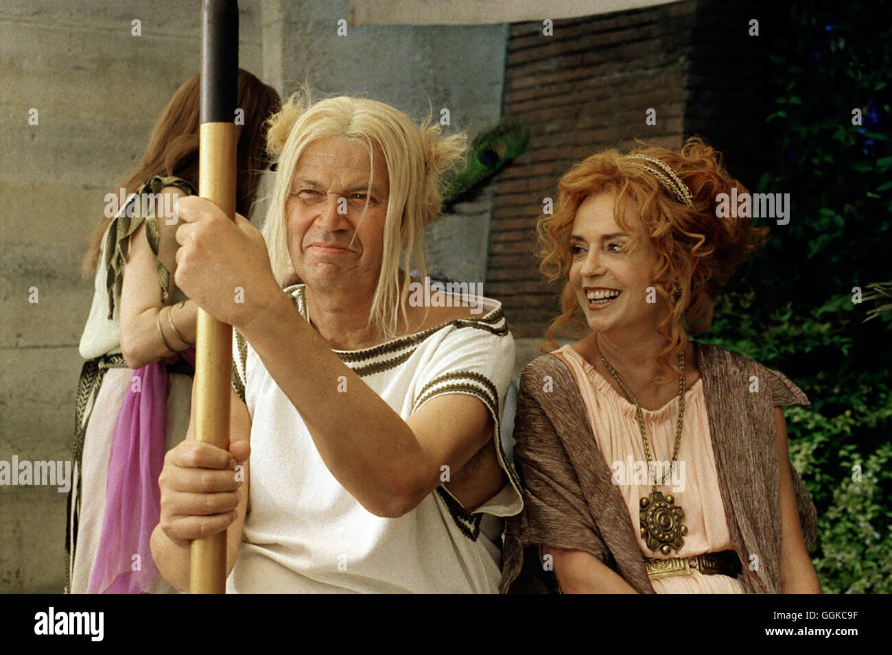 GERMANIKUS / Germanikus G 2004 / Hans Christian Müller Germanikus (GERHARD POLT) Und Tusnelda (GISELA SCHNEEBERGER) Regie: Hans Christian M Ller aka. Germanikus Stockfoto