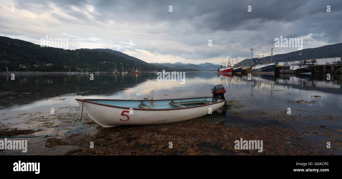 Boot auf einem See, Highland, Schottland, Vereinigtes Königreich Stockfoto