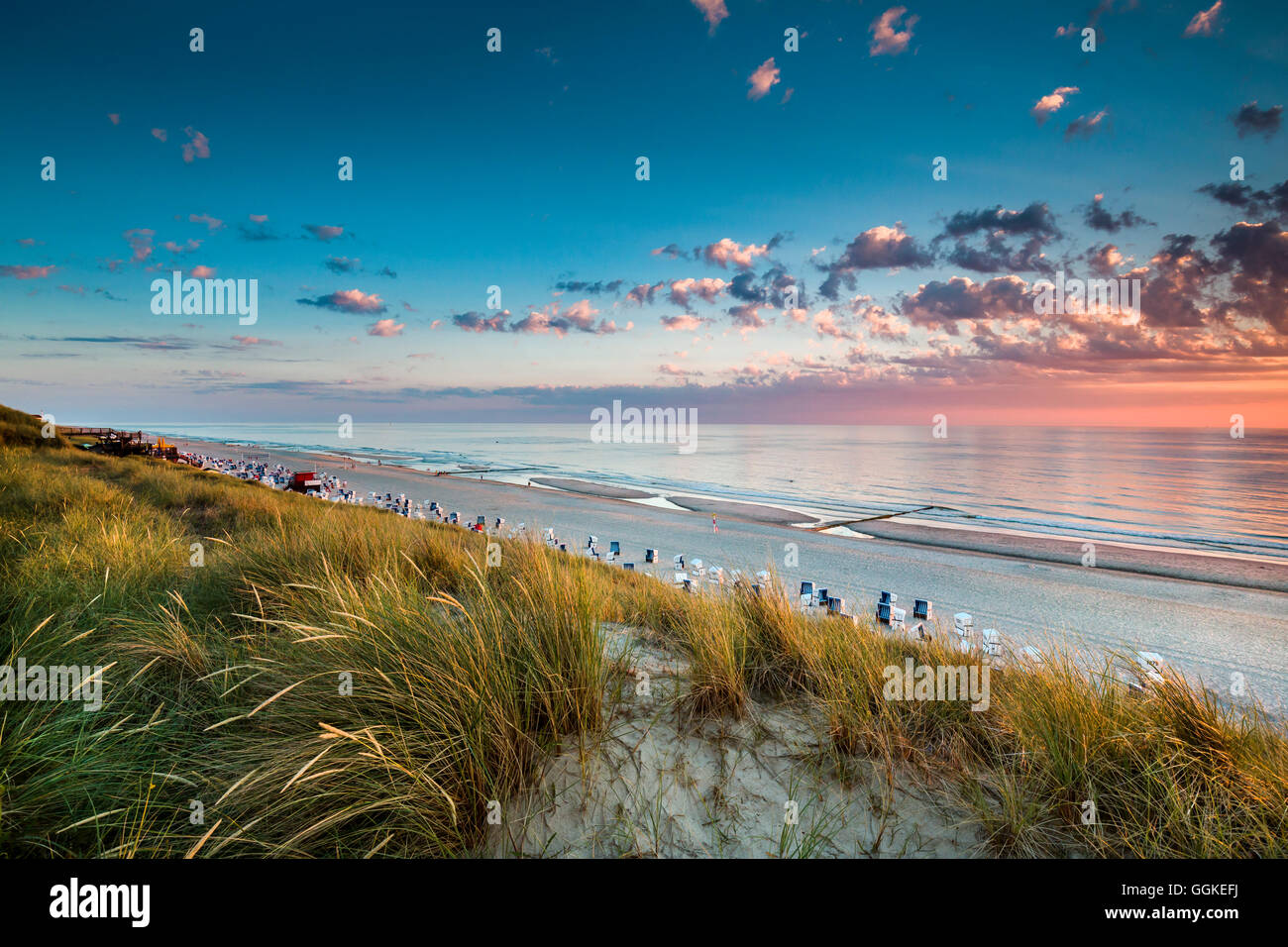Sonnenuntergang, Strand und Dünen, Wenningstedt, Sylt-Insel, Nordfriesischen Inseln, Schleswig-Holstein, Deutschland Stockfoto