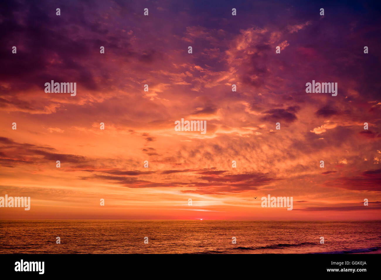 Sonnenuntergang über dem Meer, Westerland, Insel Sylt, Nordfriesischen Inseln, Schleswig-Holstein, Deutschland Stockfoto