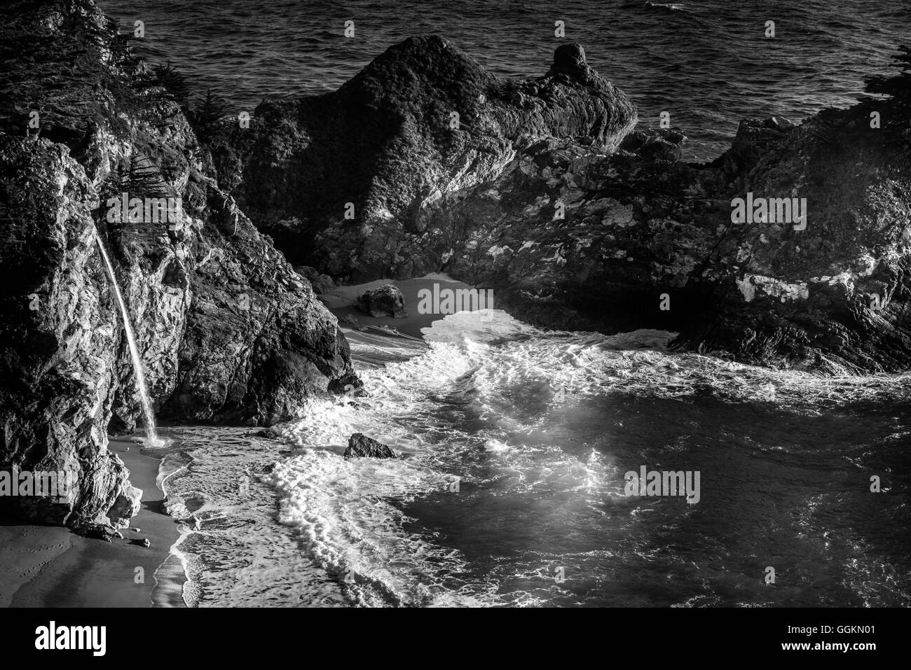 McWay Falls Julia Pfeiffer Burns State Park, in der Nähe von Carmel, Kalifornien USA Stockfoto