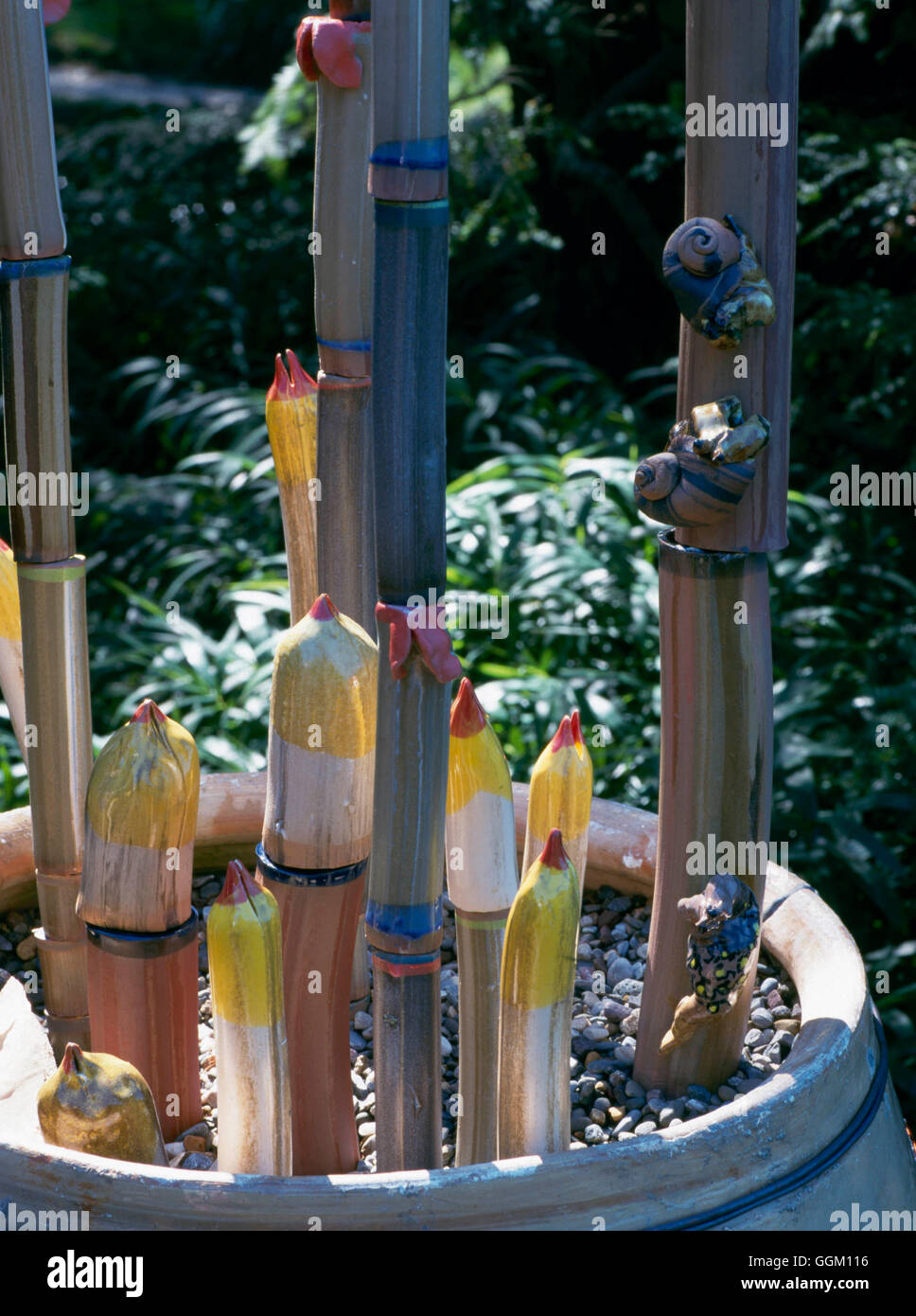 Ornament - Keramik Bambus im Garten Chanticleer Philadelphia USA.   ORN092233 Fotos Horticult Stockfoto
