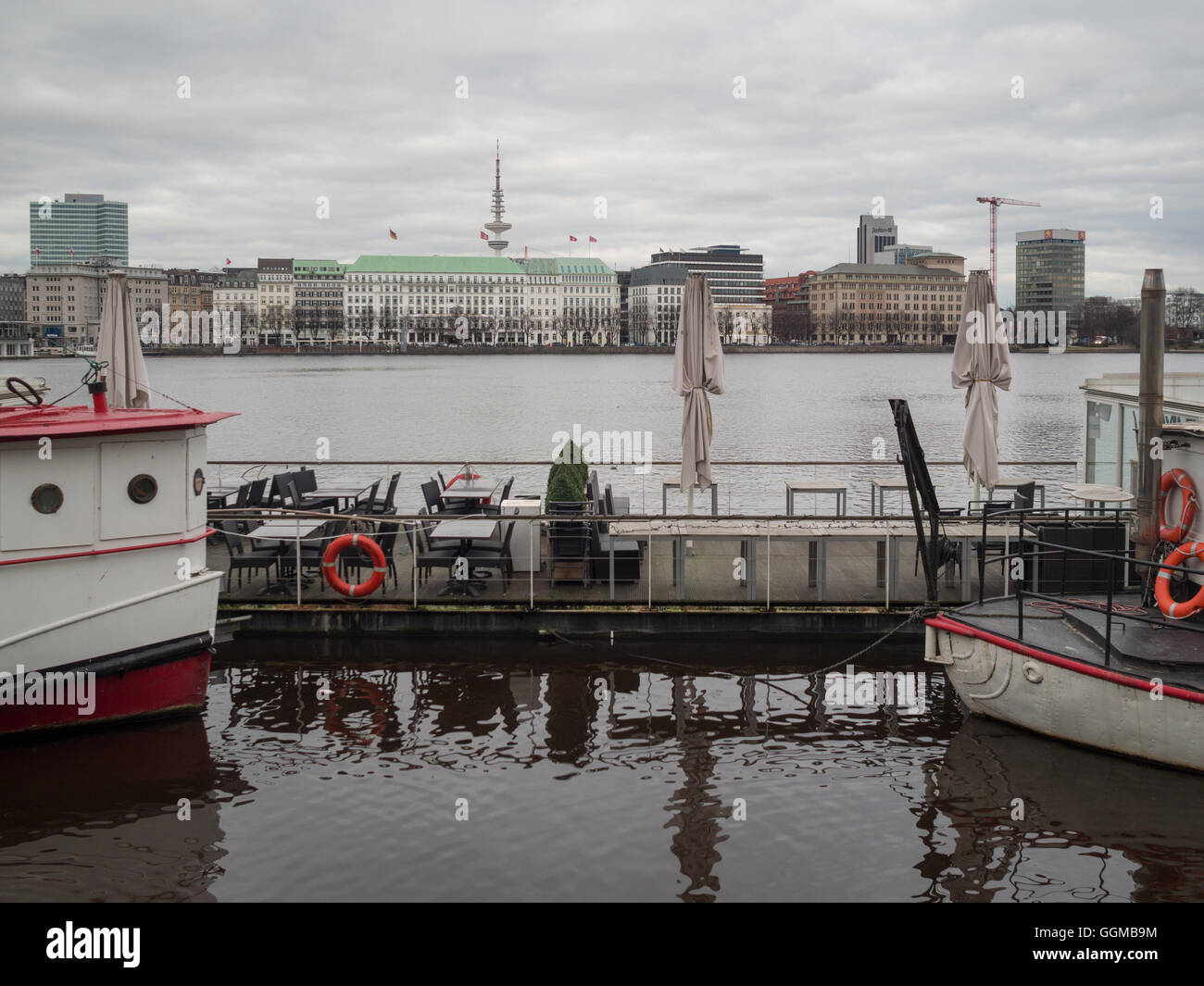 Restaurantboote in der Außenalster Stockfoto