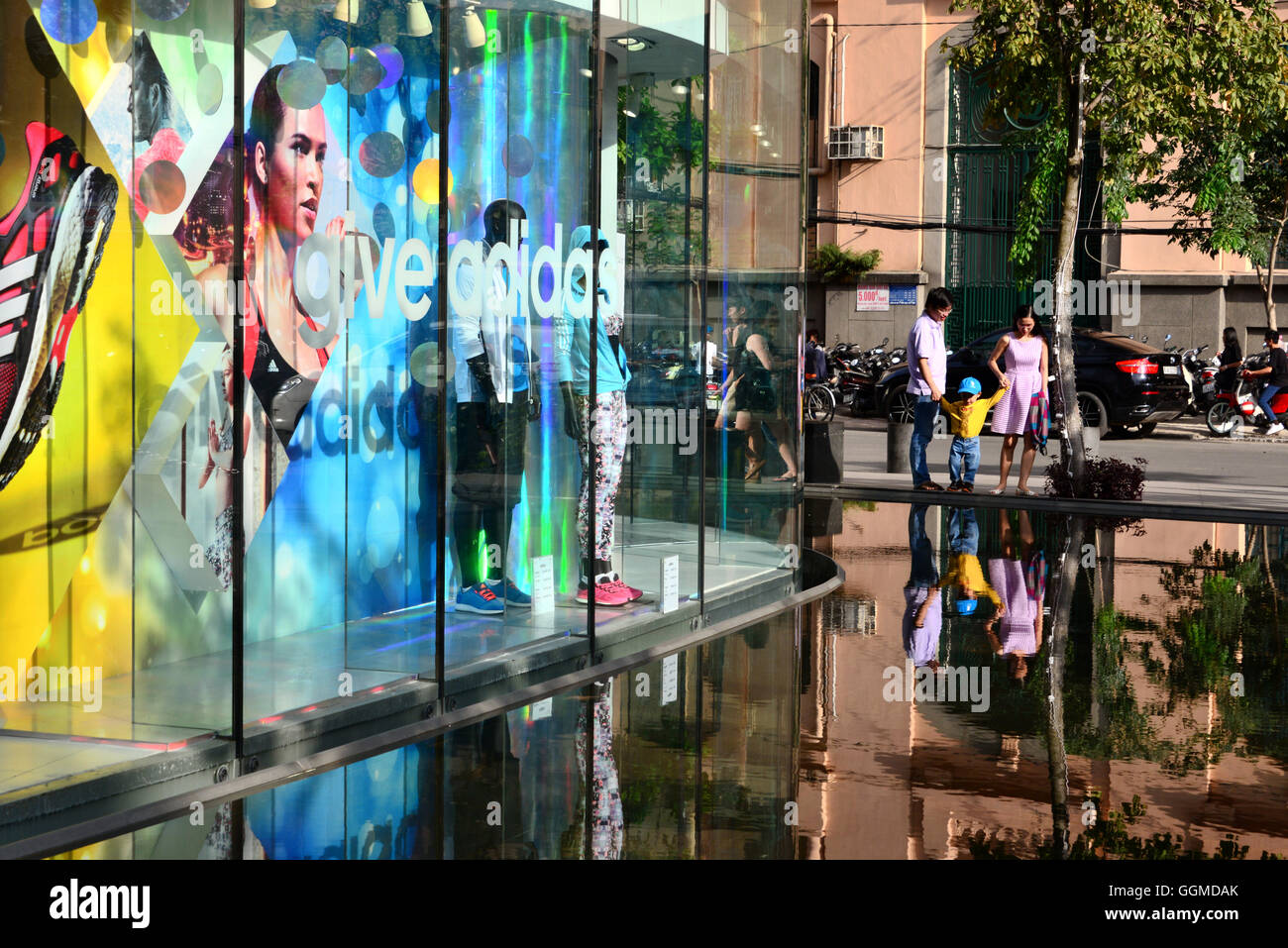 Sportgeschäft in Saigon, Ho-Chi-Minh-Stadt, Vietnam, Asien Stockfoto