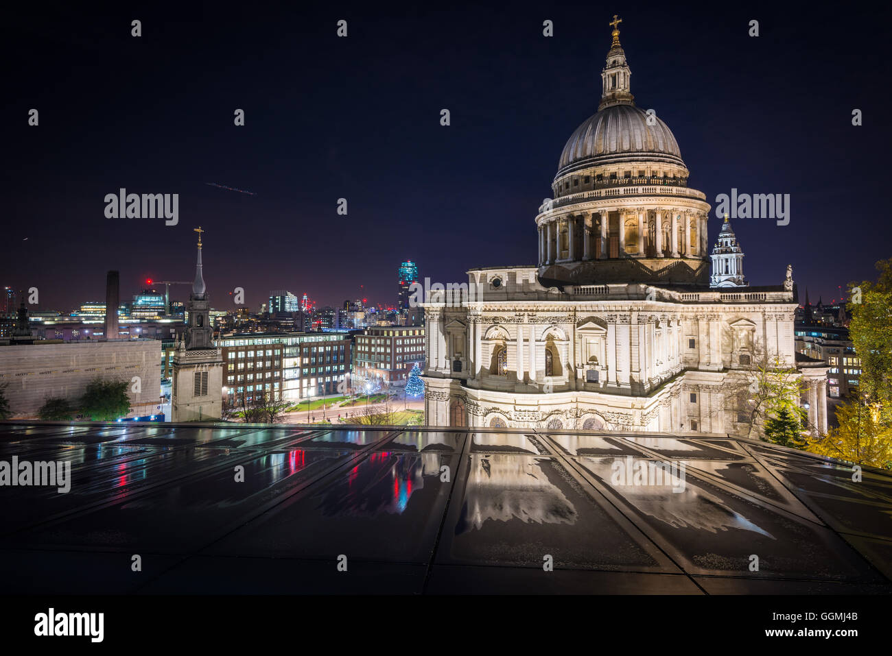 St. Pauls Cathedral gesehen von One New Change, London, Vereinigtes Königreich Stockfoto