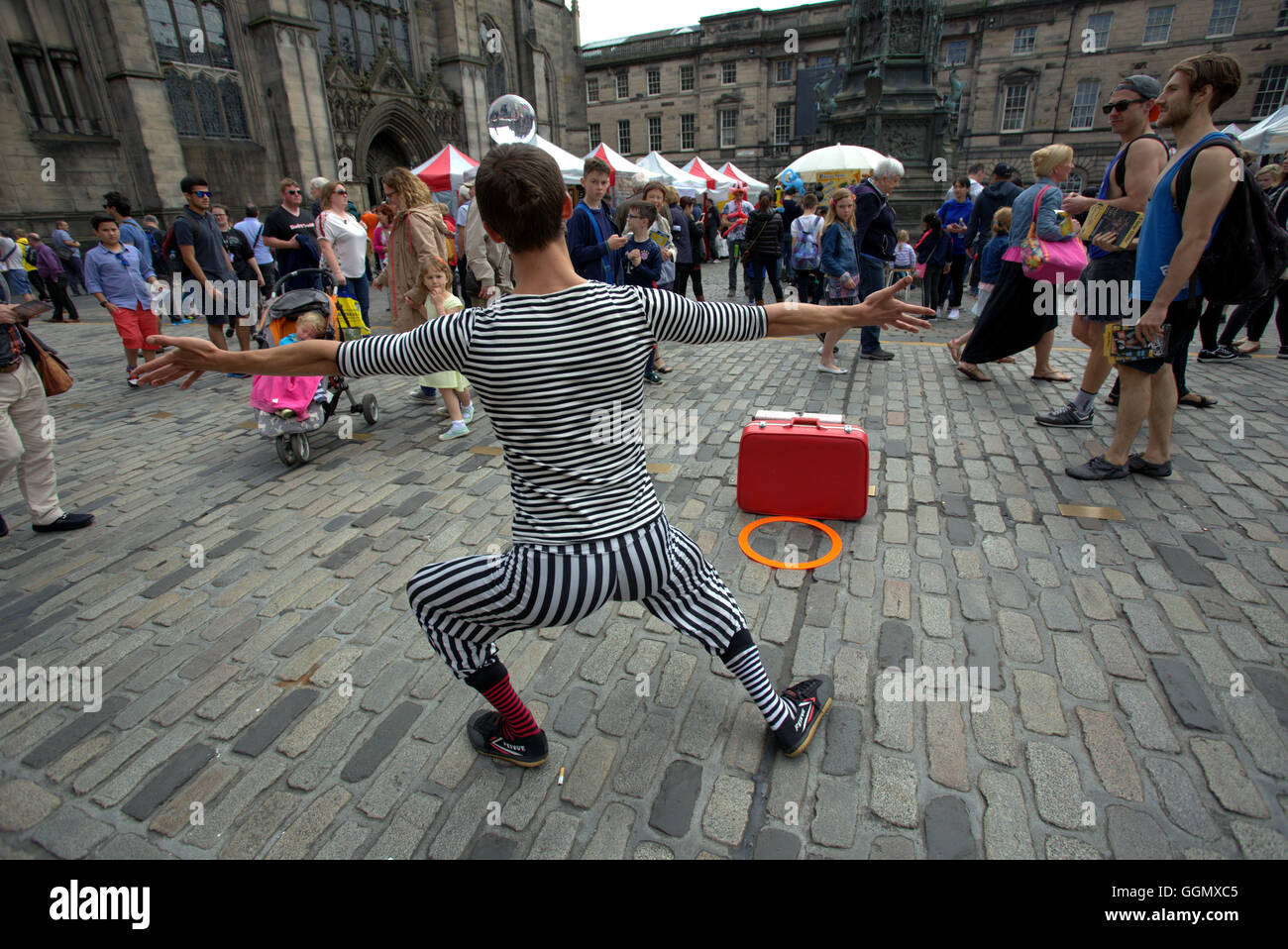 Edinburgh, Scotland, UK 5. August 2016. Bilder vom ersten Tag des Edinburgh Festival Fringe 2016, dass dieses Jahr verfügt über mehr als 3.000 unglaubliche, einzigartige und inspirierende Veranstaltungen über 05-29 August. Bildnachweis: Gerard Fähre/Alamy Live-Nachrichten Stockfoto