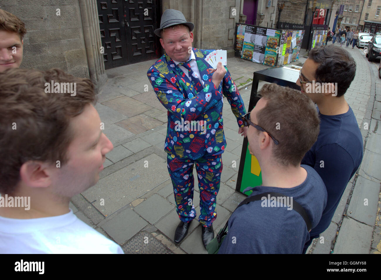 Edinburgh, Scotland, UK 5. August 2016. Bilder vom ersten Tag des Edinburgh Festival Fringe 2016, dass dieses Jahr verfügt über mehr als 3.000 unglaubliche, einzigartige und inspirierende Veranstaltungen über 05-29 August. Bildnachweis: Gerard Fähre/Alamy Live-Nachrichten Stockfoto