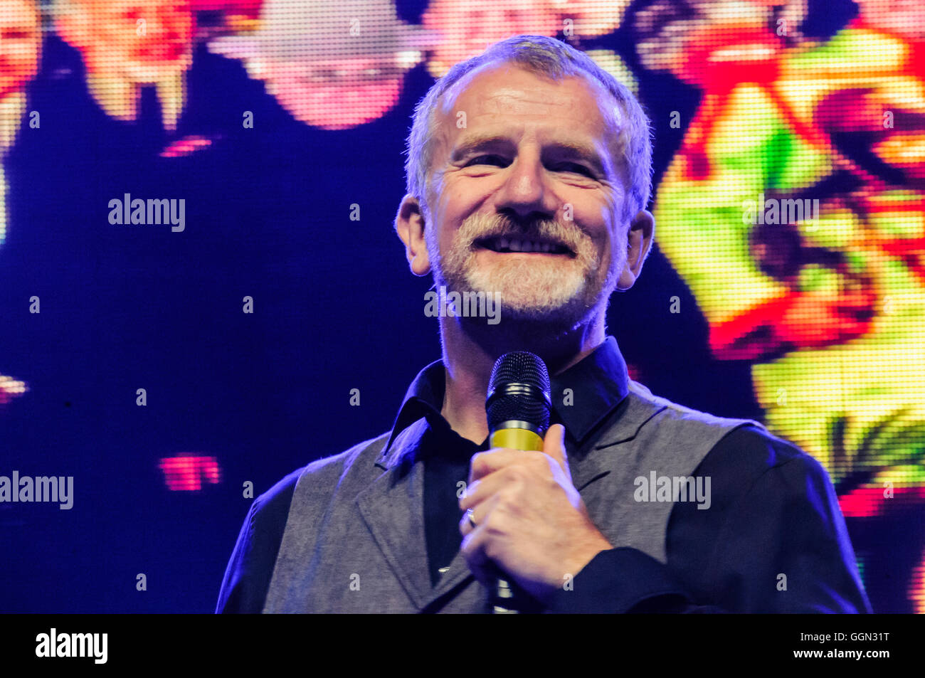 Belfast, Nordirland. 5. August 2016 - führt Belfast Komiker Jake O'Kane bei der jährlichen Feile eine Phobail Comedy Nacht. Bildnachweis: Stephen Barnes/Alamy Live-Nachrichten Stockfoto