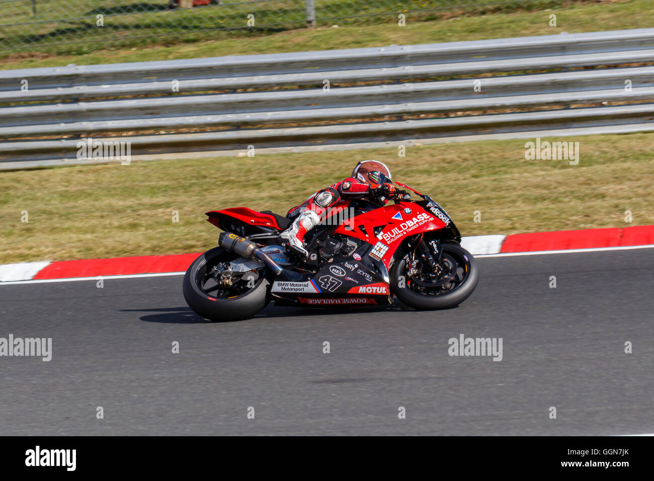 Brands Hatch, Großbritannien, 6. August 2016.  Richard Cooper für das Buildbase BMW Motorrad-Team während der Qualifikationsrunde BSB Datatag Reiten. Rick Diakon / Alamy Live News Stockfoto