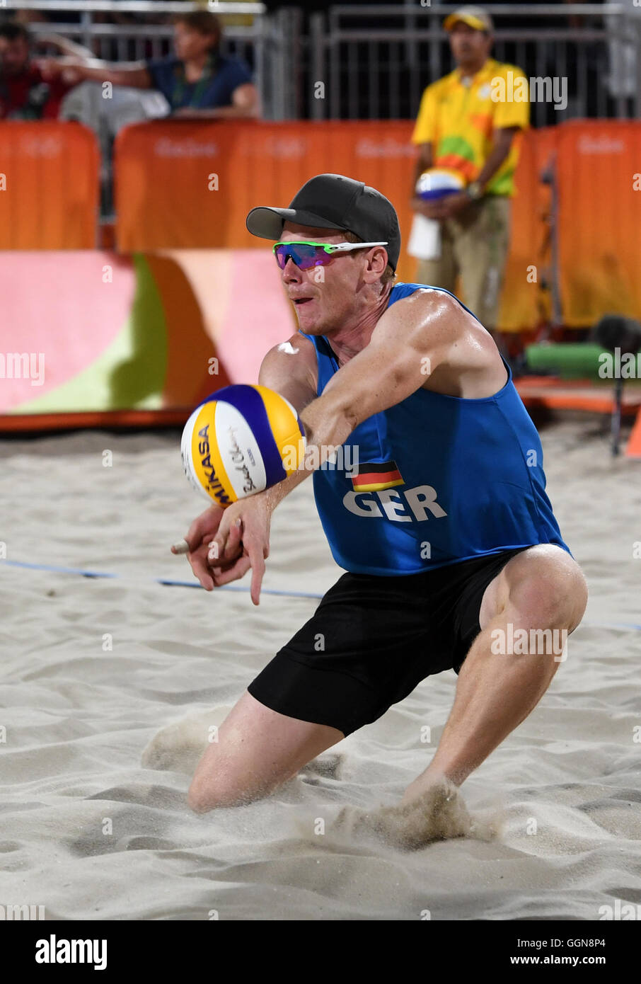 Rio De Janeiro, Brasilien. 6. August 2016. Markus Boeckermann von Deutschland in Aktion in den Männern vorläufige Vorrundenspiel zwischen Kantor/Losiak von Polen und Boeckermann/Flueggen Deutschlands im Beach-Volleyball Veranstaltungen während der Rio 2016 Olympischen Spiele am Strand Volleyball Arena Copacabana in Rio De Janeiro, Brasilien, 6. August 2016. Foto: Sebastian Kahnert/Dpa/Alamy Live News Stockfoto