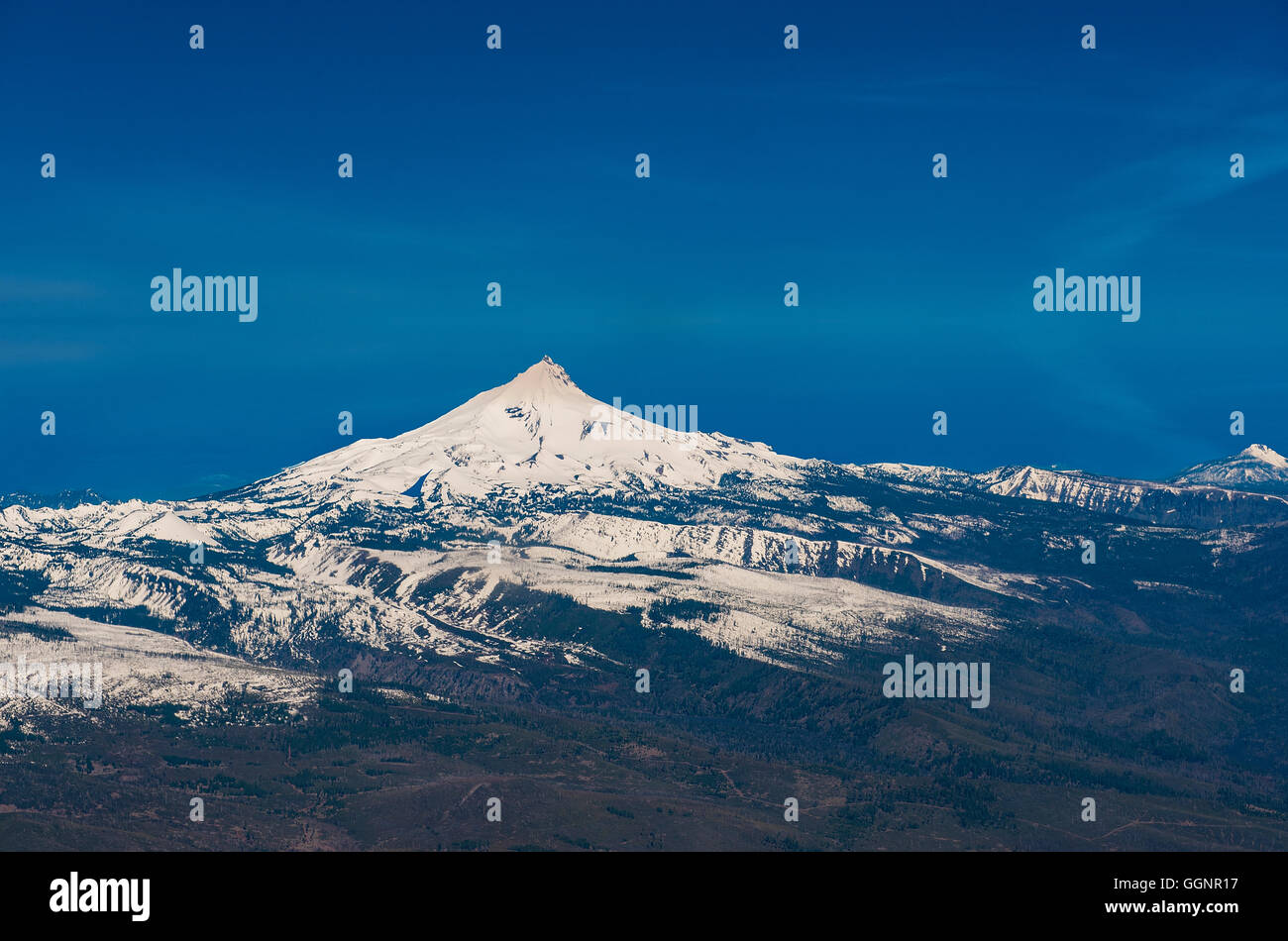 Schneebedeckte Berge, Maupin, Oregon, Vereinigte Staaten von Amerika, Stockfoto