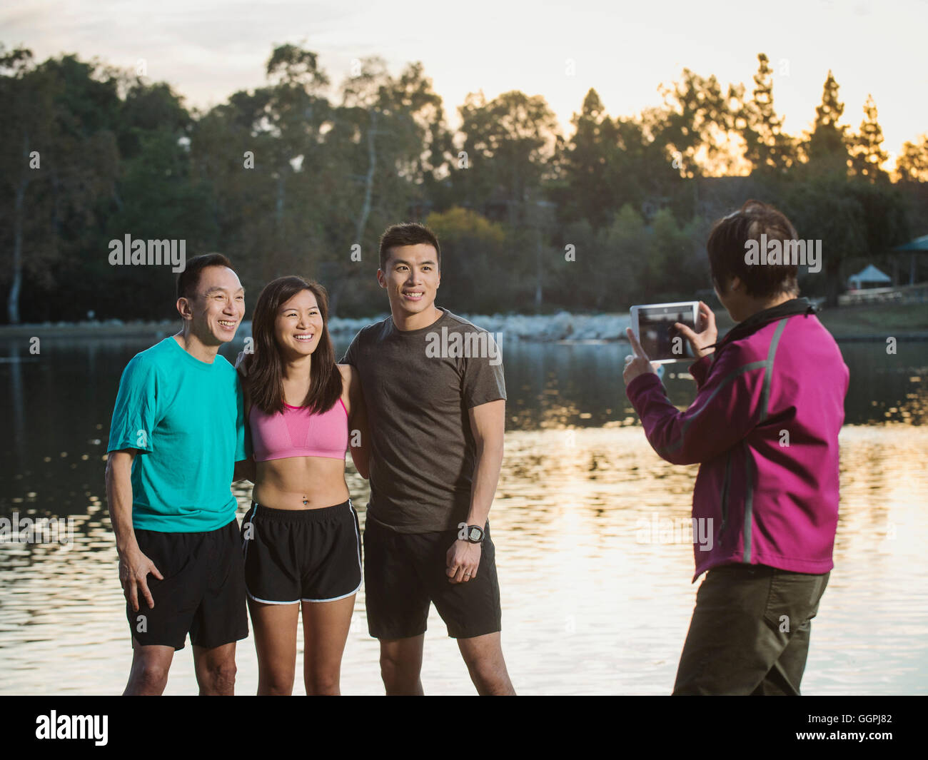 Chinesischen Familie Aufnahme Foto im park Stockfoto