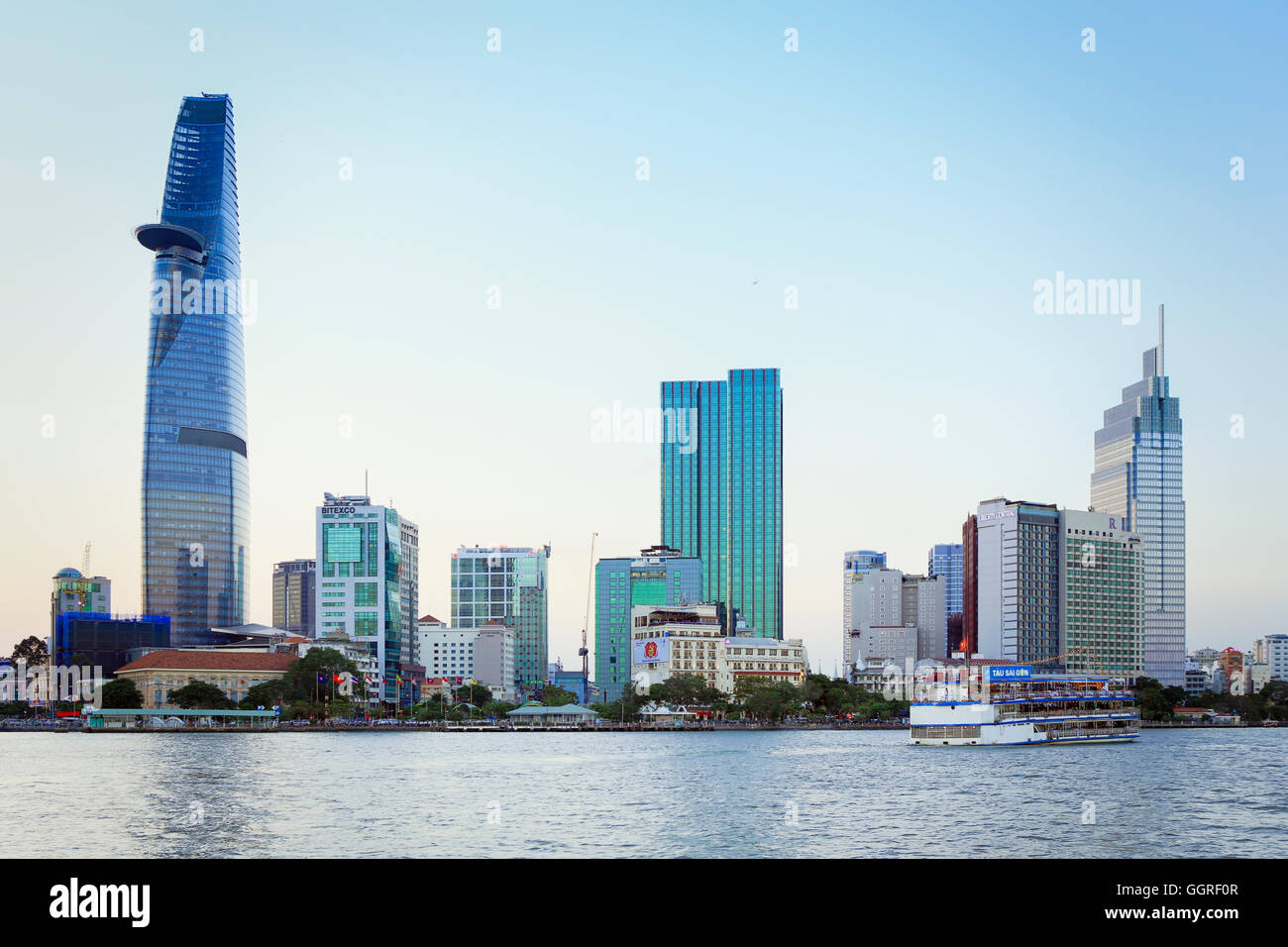 Ho-Chi-Minh-Stadt Skyline und den Saigon river Stockfoto