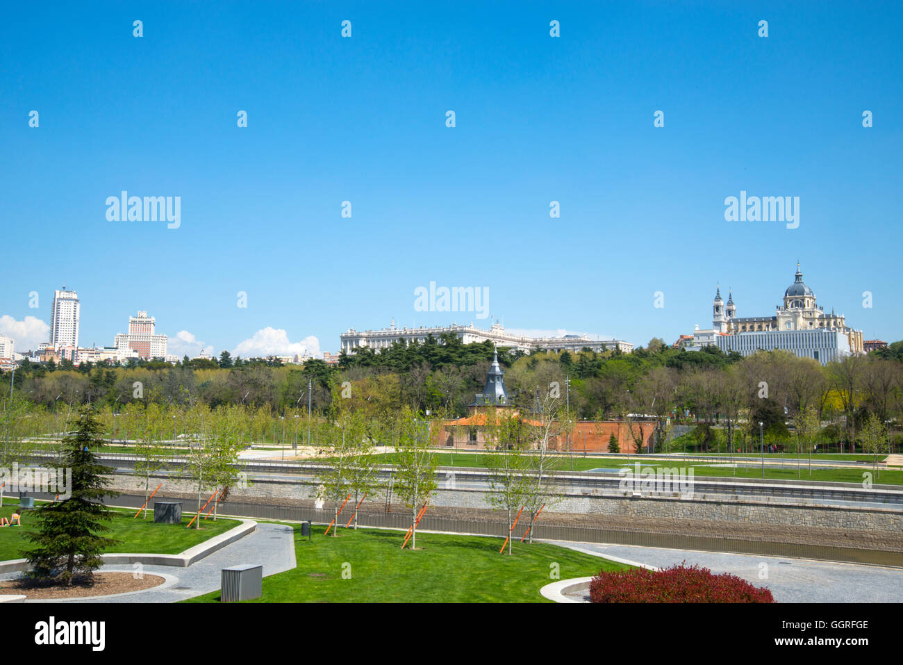 Blick vom Madrid Rio Park. Madrid, Spanien. Stockfoto