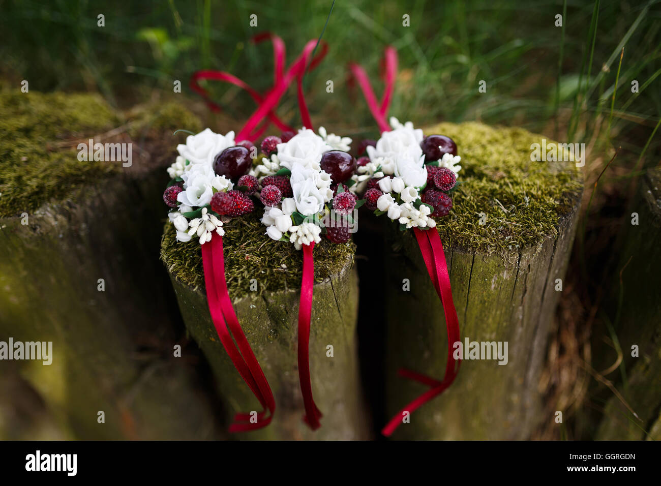 Hochzeit Armbänder für Brautjungfern auf den Kiefer-stumpf Stockfoto
