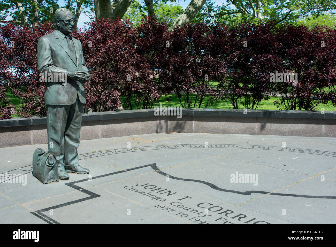 Ohio, Cleveland. Statue von John T. Corrigan, Cuyahoga County Staatsanwaltschaft. Stockfoto