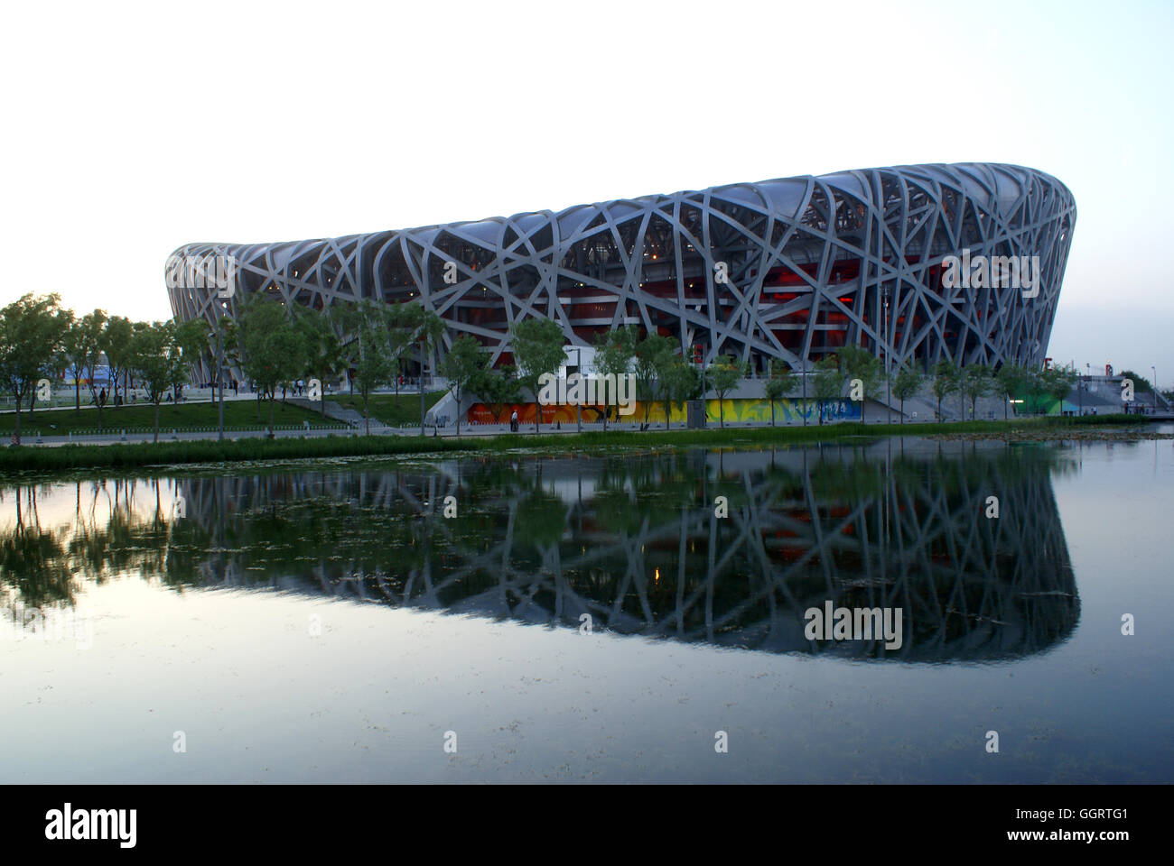 Chinas Nationalstadion oder Nest des Vogels Gastgeber der Olympischen Spiele 2008 in Peking - China Stockfoto