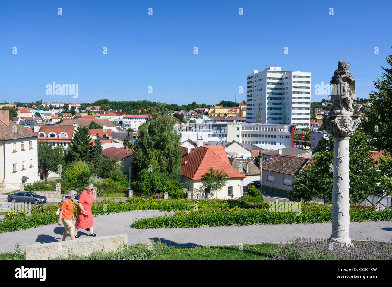 Mattersburg: Blick von der Treppe der Kirche in der Innenstadt, Österreich, Burgenland, Stockfoto