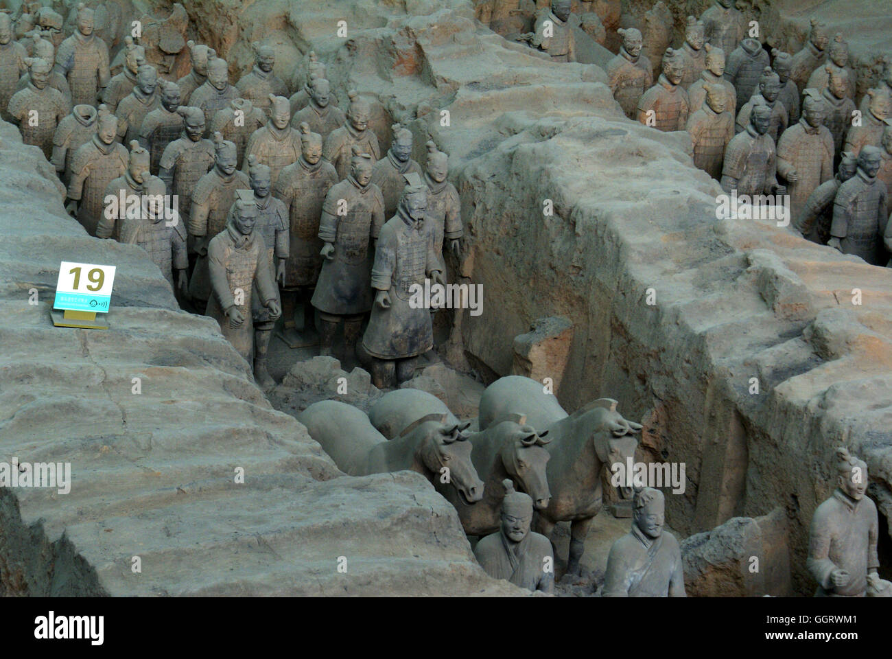 Die Terrakotta-Armee ist eine Sammlung von Terrakotta-Skulpturen, die Darstellung der Armeen des ersten Kaisers von China. XI Stockfoto