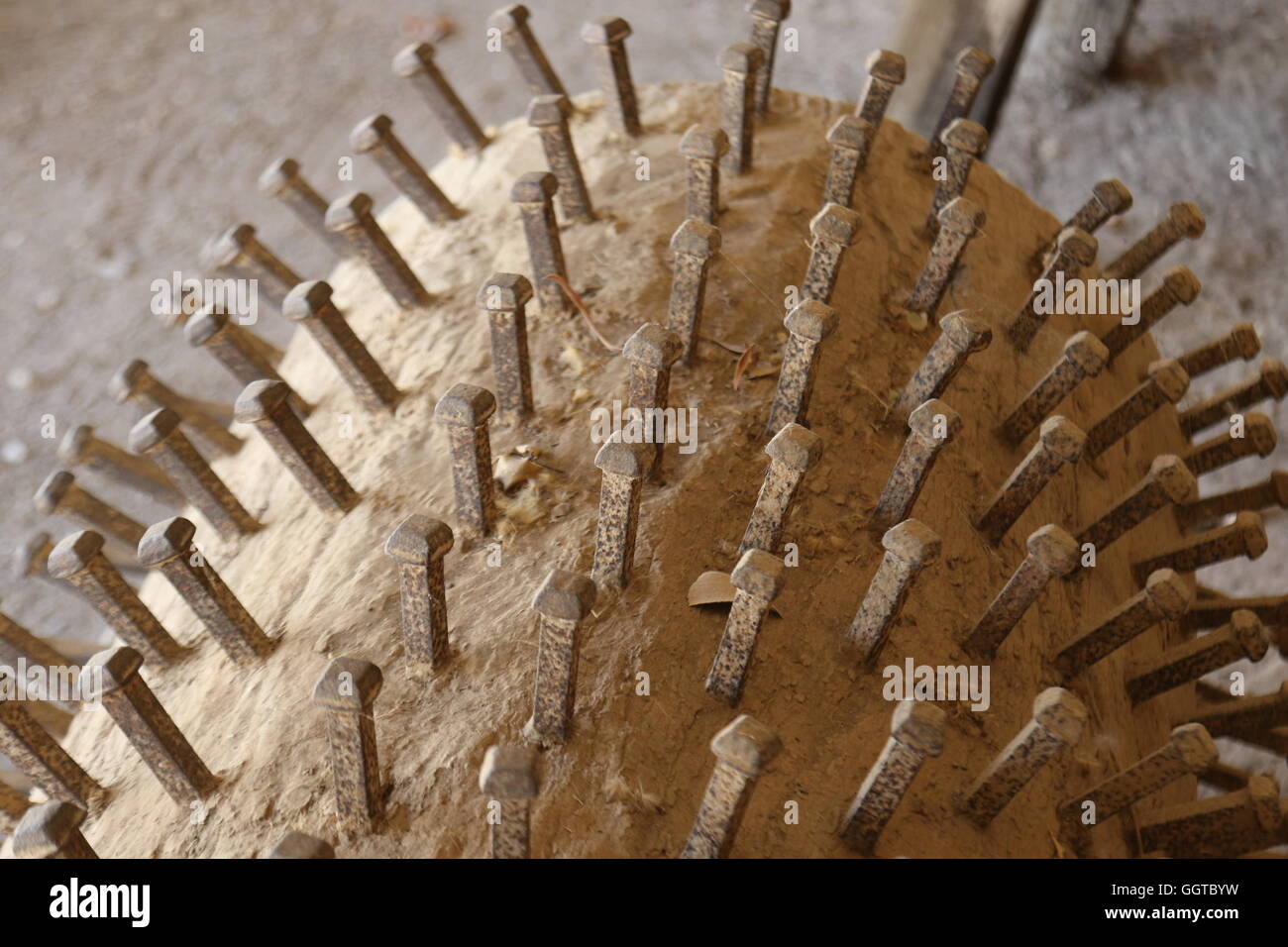 VIntage Ernte-Maschinen bei Tahbilk Wines, Nagambie Seen, Australien Stockfoto