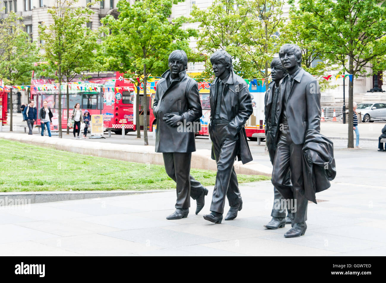 Die Statue der Beatles im Liverpooler Hafenviertel wurde von Schwester Lennons, Julia Baird, im Dezember 2015 vorgestellt. Stockfoto