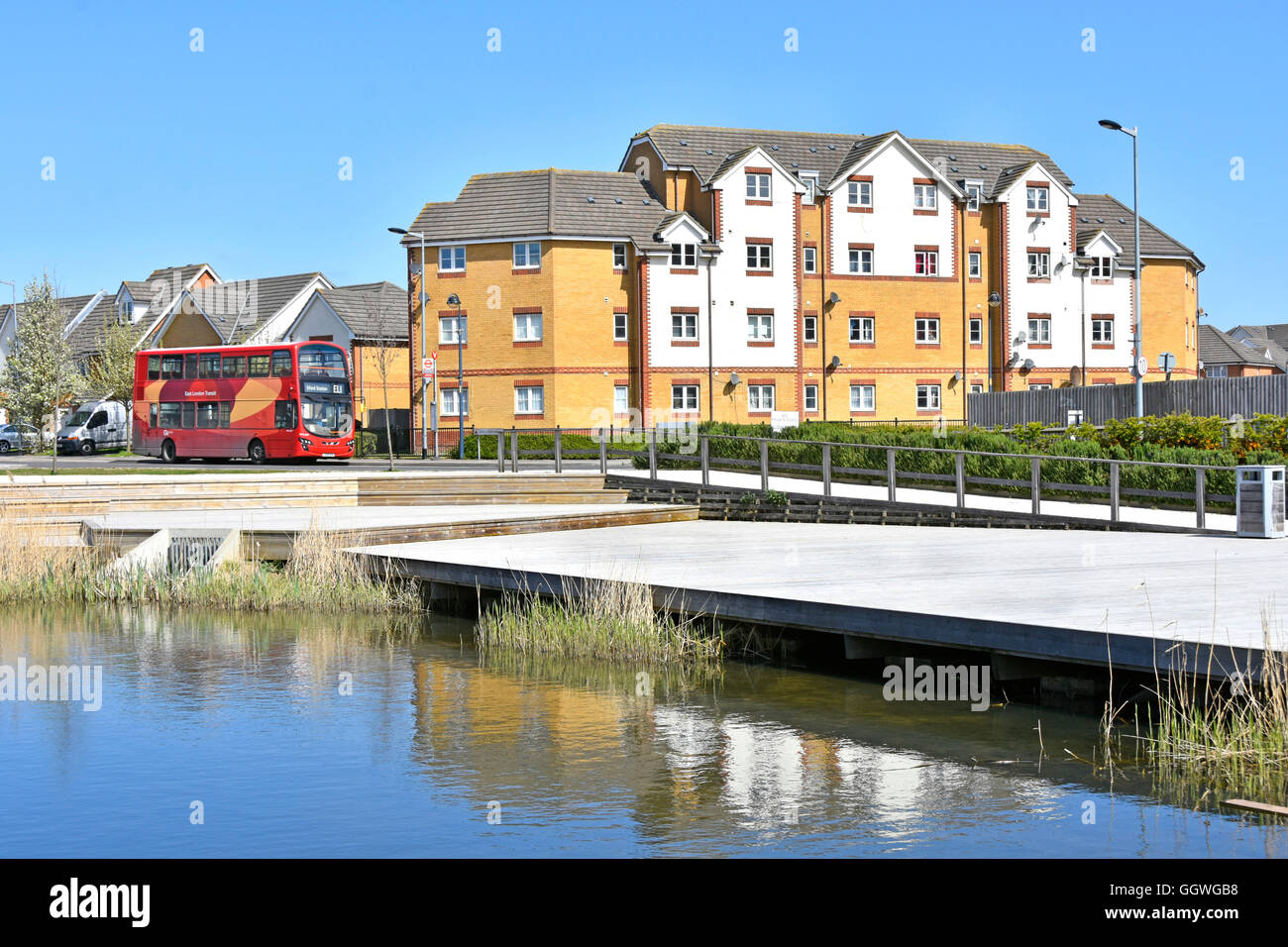 Neue Bus-Service für neue "bellen Riverside" Gehäuse Regeneration Bebauungsplan für London Borough of Barking & Dagenham Osten London England UK Stockfoto