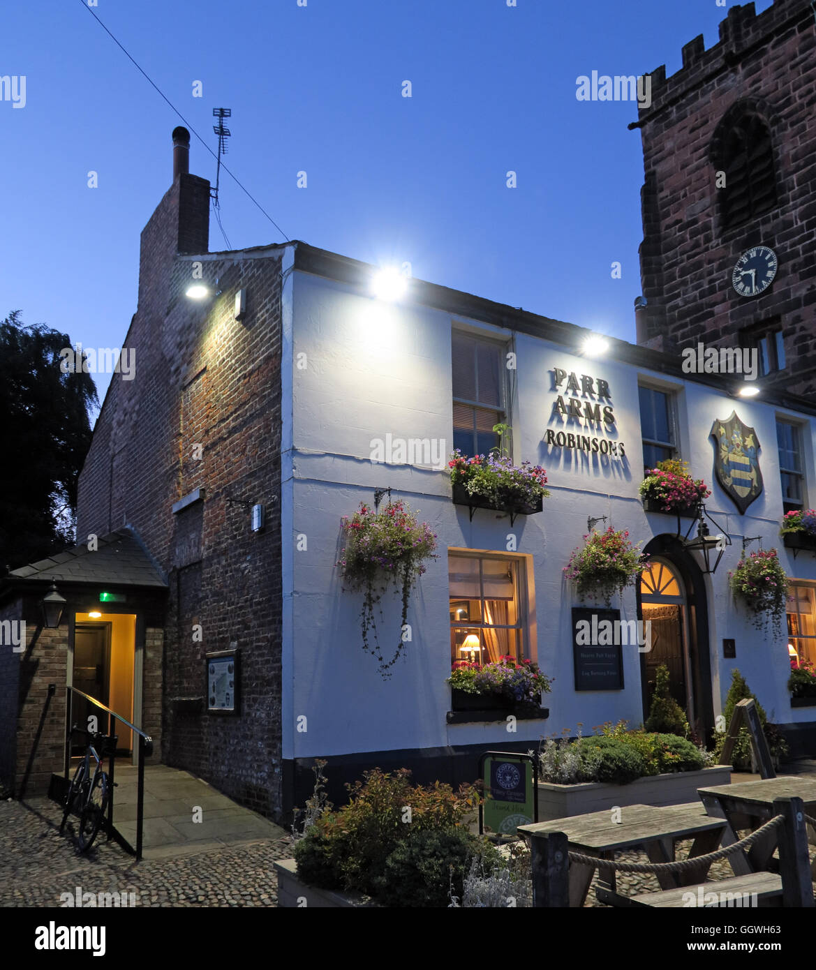 Parr Arms Pub, Grappenhall Dorf, Warrington, Cheshire, England, Vereinigtes Königreich, in der Nacht Stockfoto
