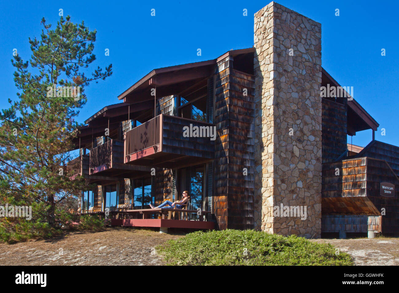 Unterkünfte aus Stein und Holz im Konferenzzentrum ASILOMAR - PACIFIC GROVE, Kalifornien Stockfoto
